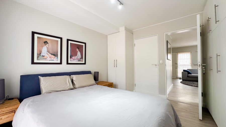 To Let 1 Bedroom Property for Rent in Sea Point Western Cape